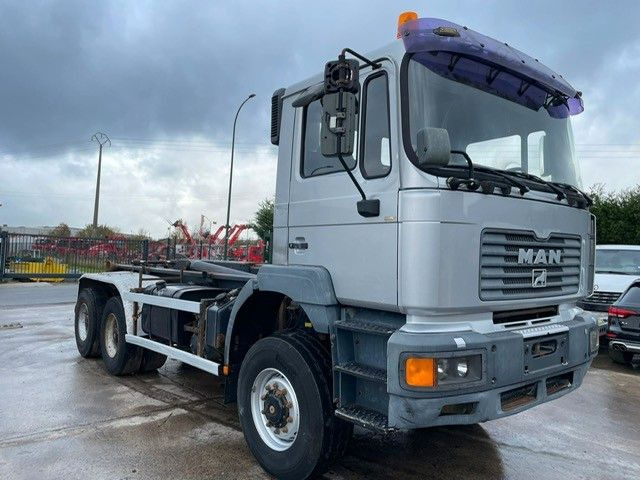 MAN 33-350. 6X6. Motorschaden. - 후크 리프트 트럭 : 사진 2 MAN 33-350. 6X6. Motorschaden. - 후크 리프트 트럭 : 사진 2