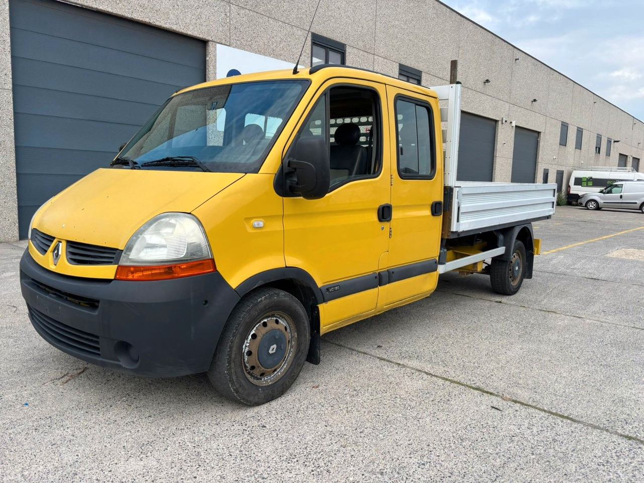 Renault Master Pritsche. 7pl. 2.5 Motor. - 플랫베드 밴, 콤비 밴 : 사진 1 Renault Master Pritsche. 7pl. 2.5 Motor. - 플랫베드 밴, 콤비 밴 : 사진 1