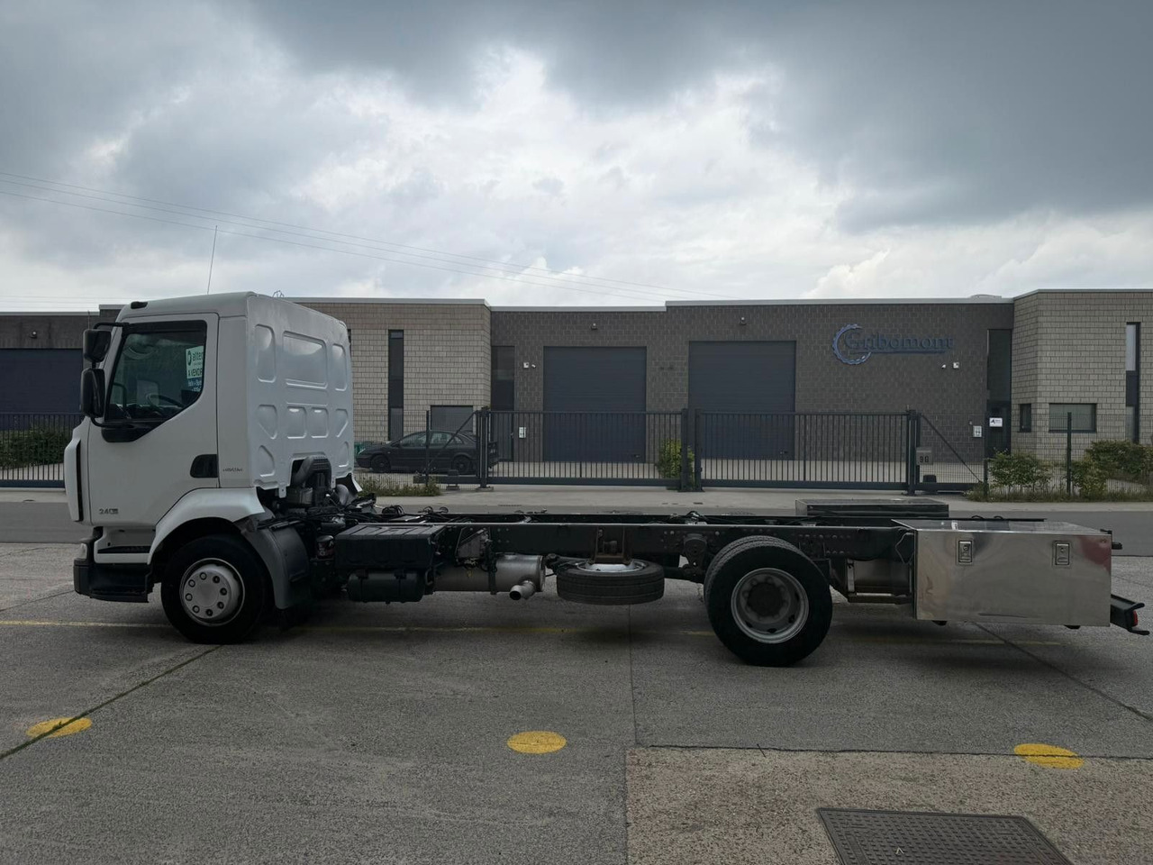 Renault Midlum 240dXi. Klima. 225.000km. - 캡 새시 트럭 : 사진 4 Renault Midlum 240dXi. Klima. 225.000km. - 캡 새시 트럭 : 사진 4