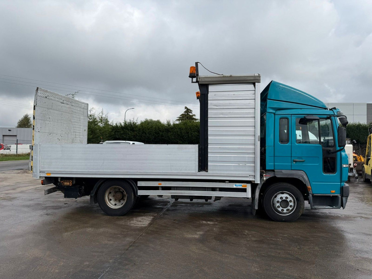 Volvo FL6-250. ALU Pritsche 5.00m. LBW. Klima. - 드롭사이드/ 플랫베드 트럭 : 사진 2 Volvo FL6-250. ALU Pritsche 5.00m. LBW. Klima. - 드롭사이드/ 플랫베드 트럭 : 사진 2