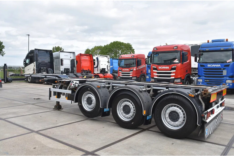 D-Tec FT VCC-01 - SAF AXLES - LIFT AXLE - DISC BRAKES - 3 x EXTENDABLE - TOP CONDITION - - 컨테이너 운반 장치/ 스와프 보디 세미 트레일러 : 사진 4 D-Tec FT VCC-01 - SAF AXLES - LIFT AXLE - DISC BRAKES - 3 x EXTENDABLE - TOP CONDITION - - 컨테이너 운반 장치/ 스와프 보디 세미 트레일러 : 사진 4