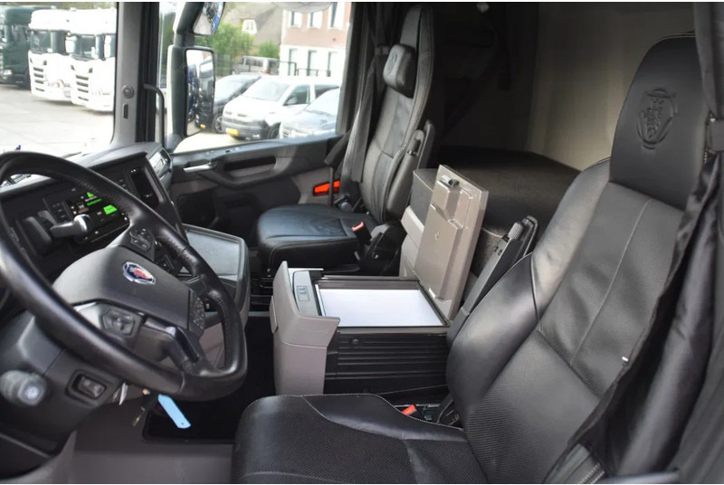 Scania R 460 NGS 6x4NB - SUPER - FULL AIR - RETARDER - 148 TKM - PARK. AIRCO - HYDRAULIC SYSTEM - LED - LEATHER SEATS - EXCELLENT CONDI - 트랙터 유닛 : 사진 5 Scania R 460 NGS 6x4NB - SUPER - FULL AIR - RETARDER - 148 TKM - PARK. AIRCO - HYDRAULIC SYSTEM - LED - LEATHER SEATS - EXCELLENT CONDI - 트랙터 유닛 : 사진 5