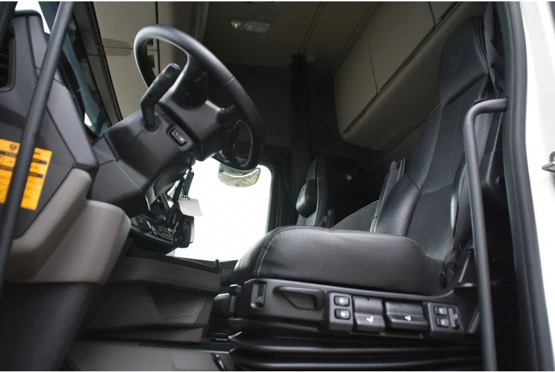Scania R 460 NGS 6x4NB - SUPER - FULL AIR - RETARDER - 96 TKM - PARK. AIRCO - HYDRAULIC SYSTEM - LED - LEATHER SEATS - EXCELLENT CONDIT - 트랙터 유닛 : 사진 4 Scania R 460 NGS 6x4NB - SUPER - FULL AIR - RETARDER - 96 TKM - PARK. AIRCO - HYDRAULIC SYSTEM - LED - LEATHER SEATS - EXCELLENT CONDIT - 트랙터 유닛 : 사진 4