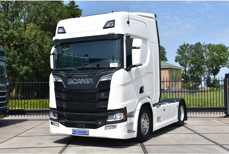 Scania R520 V8 NGS 4x2 - RETARDER - 523 TKM - PARK. AIRCO - ACC - NAVI - 2 x FUEL TANKS - LED LIGHTS - - 트랙터 유닛 : 사진 2 Scania R520 V8 NGS 4x2 - RETARDER - 523 TKM - PARK. AIRCO - ACC - NAVI - 2 x FUEL TANKS - LED LIGHTS - - 트랙터 유닛 : 사진 2