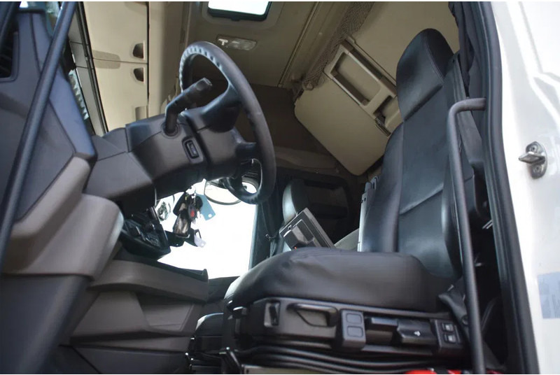 Scania S410 NGS 4x2EB MEGA 95 cm or 103 cm driving height - RETARDER - 649 TKM - FULL AIR - PARK. AIRCO - LEATHER SEATS - 2 x FUEL TANK - 트랙터 유닛 : 사진 4 Scania S410 NGS 4x2EB MEGA 95 cm or 103 cm driving height - RETARDER - 649 TKM - FULL AIR - PARK. AIRCO - LEATHER SEATS - 2 x FUEL TANK - 트랙터 유닛 : 사진 4
