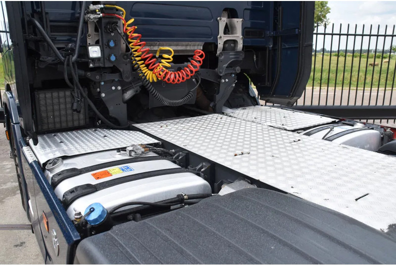 Scania S520 V8 NGS 6x2/4NB - RETARDER - FULL AIR - PARK. AIRCO - ACC - 2 x FUEL TANKS - LED LIGHTS - TOP CONDITION - - 트랙터 유닛 : 사진 4 Scania S520 V8 NGS 6x2/4NB - RETARDER - FULL AIR - PARK. AIRCO - ACC - 2 x FUEL TANKS - LED LIGHTS - TOP CONDITION - - 트랙터 유닛 : 사진 4