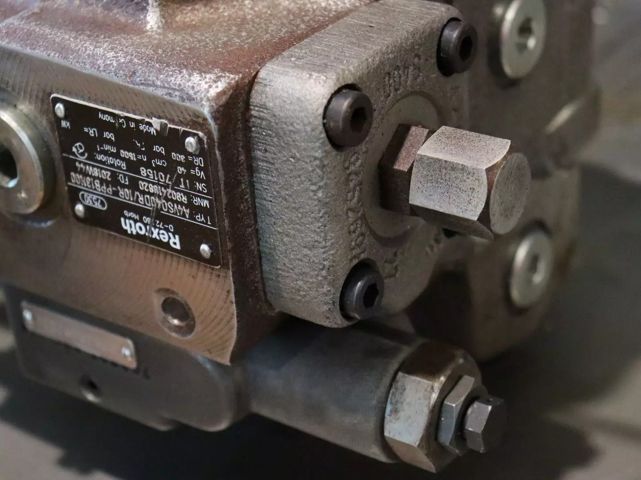 REXROTH A4VSO40DR/10R-PPB13N00 - 유압 모터 자재 취급 장비 용 : 사진 4 REXROTH A4VSO40DR/10R-PPB13N00 - 유압 모터 자재 취급 장비 용 : 사진 4
