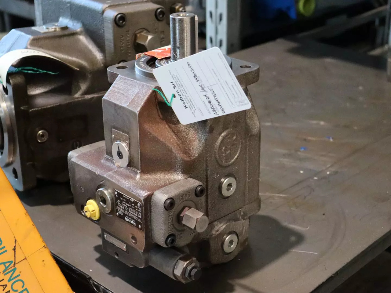 REXROTH A4VSO40DR/10R-PPB13N00 - 유압 모터 자재 취급 장비 용 : 사진 1 REXROTH A4VSO40DR/10R-PPB13N00 - 유압 모터 자재 취급 장비 용 : 사진 1