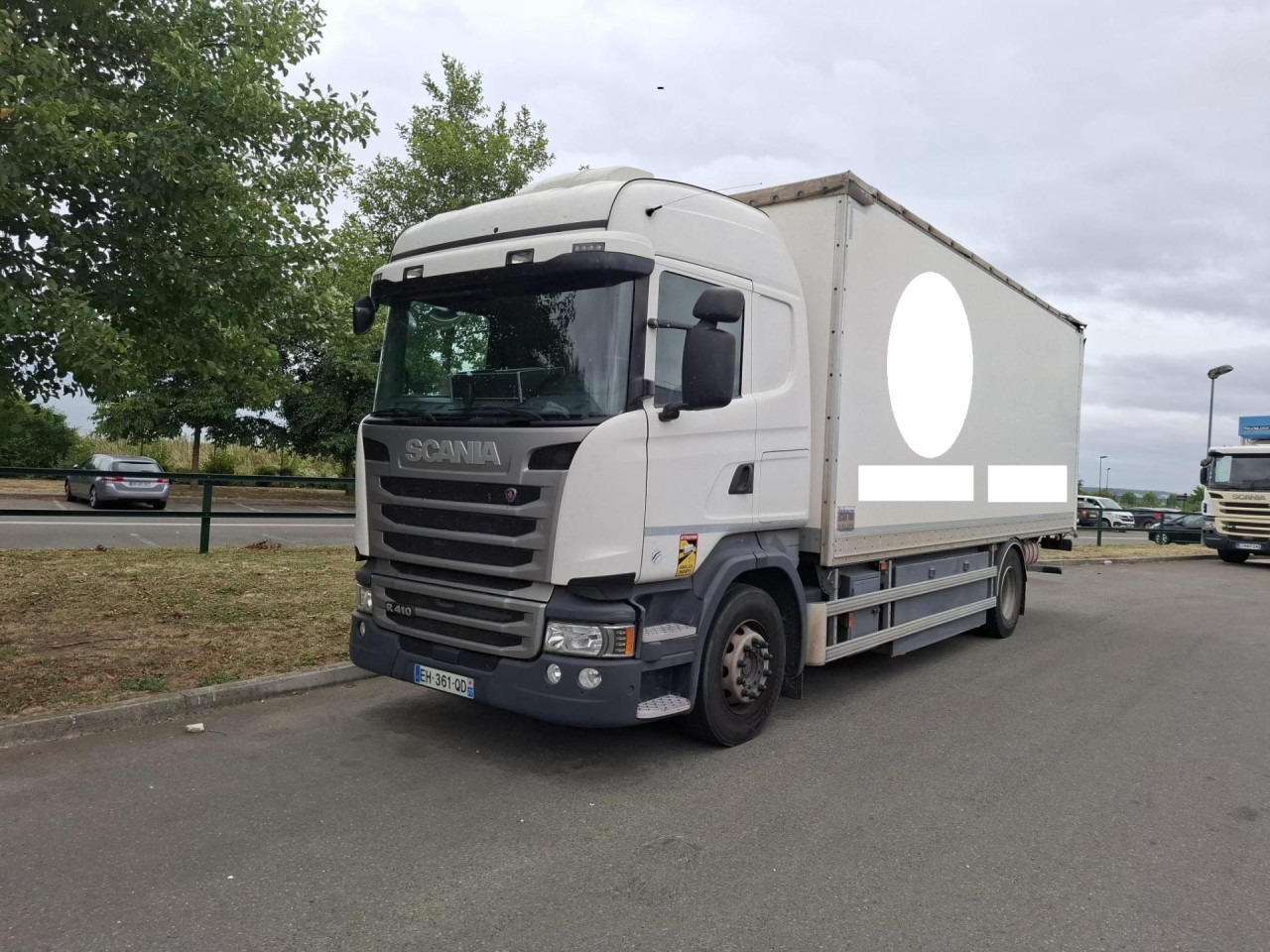 SCANIA SCANIA PORT FOURG HAYON 4 tonnes - 캡 새시 트럭 : 사진 1 SCANIA SCANIA PORT FOURG HAYON 4 tonnes - 캡 새시 트럭 : 사진 1