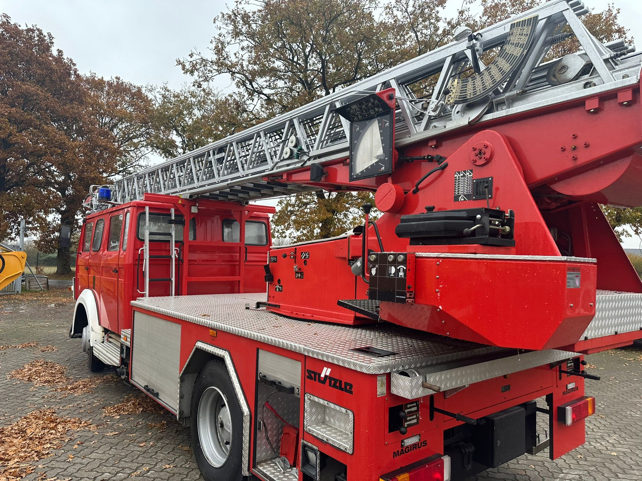 IVECO MAGIRUS 140-25A - 소방차 : 사진 2 IVECO MAGIRUS 140-25A - 소방차 : 사진 2