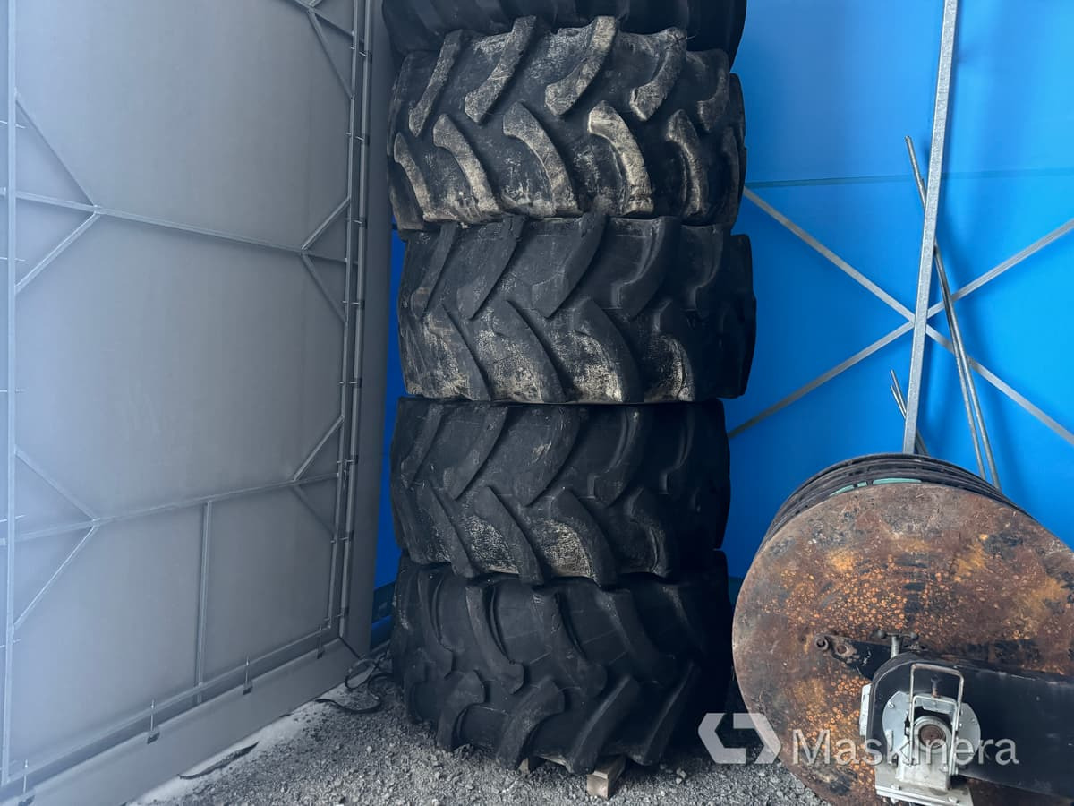 Entreprenadhjul till Huddig, Trelleborg 710/55-34 LS2 - 휠 및 타이어 패키지 건설기계 용 : 사진 1 Entreprenadhjul till Huddig, Trelleborg 710/55-34 LS2 - 휠 및 타이어 패키지 건설기계 용 : 사진 1