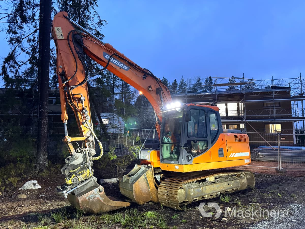 Grävmaskin Doosan DX140LC - 크롤러 굴삭기 : 사진 1 Grävmaskin Doosan DX140LC - 크롤러 굴삭기 : 사진 1