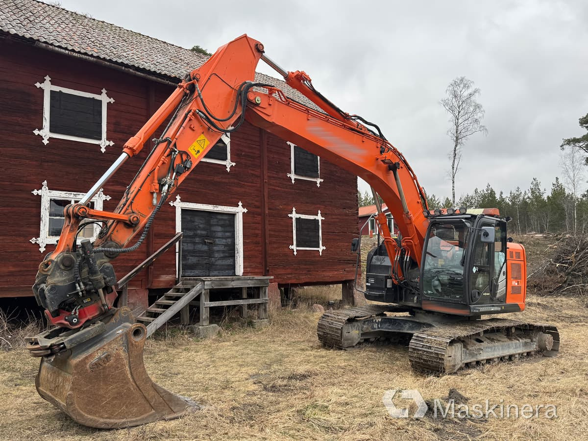 Grävmaskin Hitachi ZX225USLC-5B med redskap - 크롤러 굴삭기 : 사진 1 Grävmaskin Hitachi ZX225USLC-5B med redskap - 크롤러 굴삭기 : 사진 1