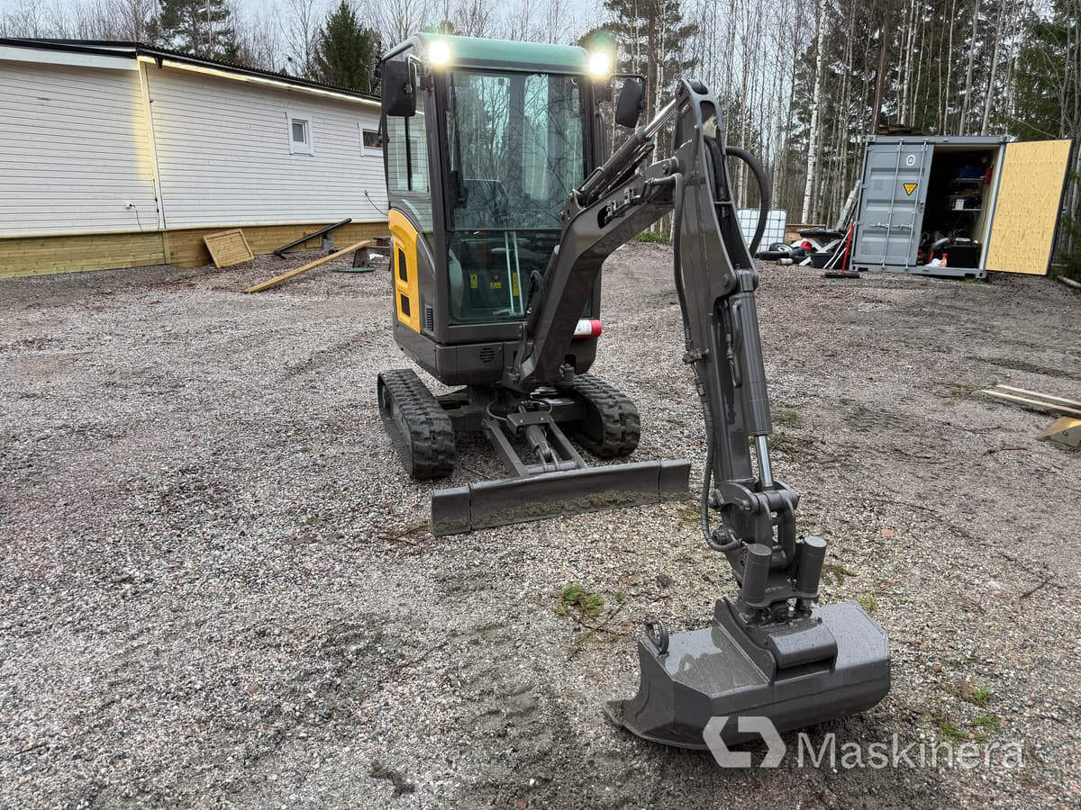 Grävmaskin Volvo EC18C med redskap - 크롤러 굴삭기 : 사진 2 Grävmaskin Volvo EC18C med redskap - 크롤러 굴삭기 : 사진 2