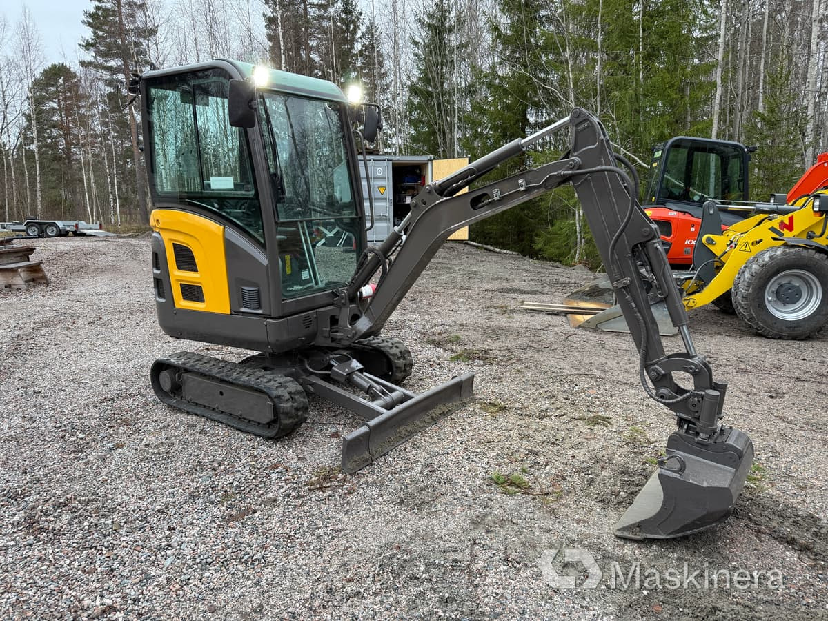 Grävmaskin Volvo EC18C med redskap - 크롤러 굴삭기 : 사진 3 Grävmaskin Volvo EC18C med redskap - 크롤러 굴삭기 : 사진 3