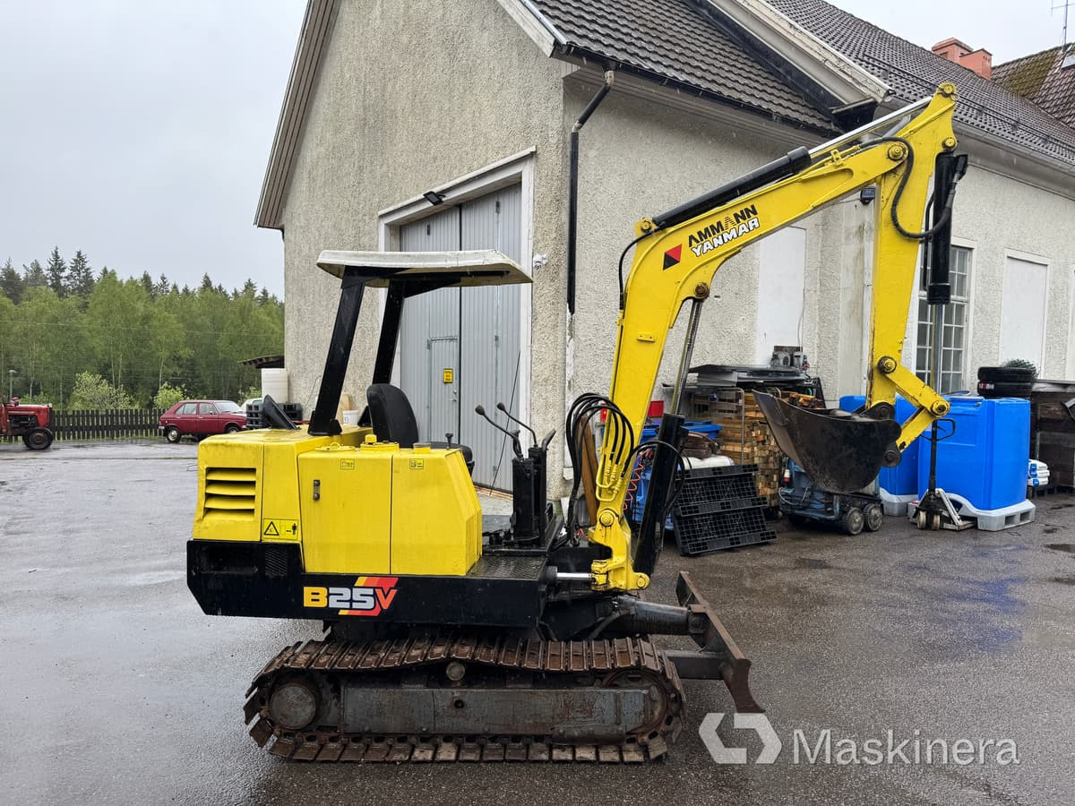 Grävmaskin Yanmar B25V med redskap & transportsläp - 크롤러 굴삭기 : 사진 4 Grävmaskin Yanmar B25V med redskap & transportsläp - 크롤러 굴삭기 : 사진 4