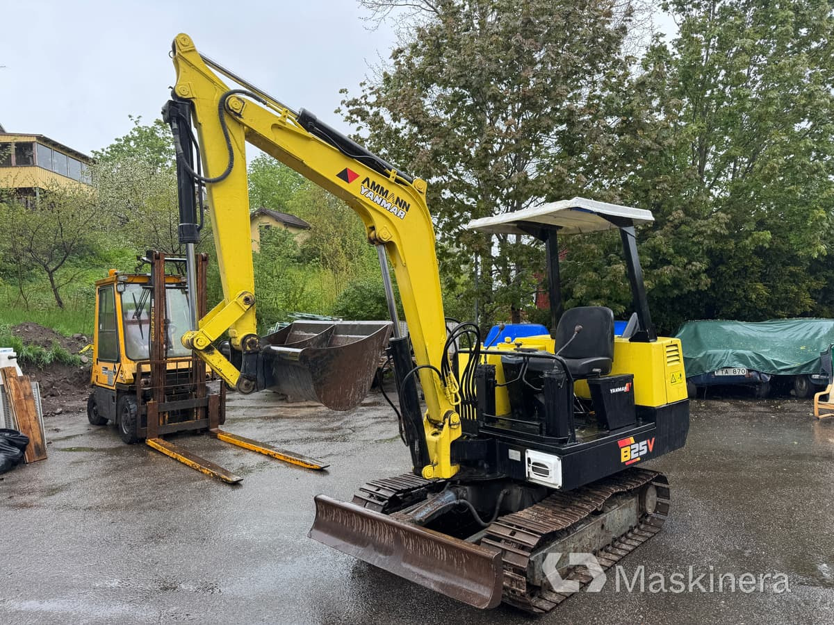 Grävmaskin Yanmar B25V med redskap & transportsläp - 크롤러 굴삭기 : 사진 1 Grävmaskin Yanmar B25V med redskap & transportsläp - 크롤러 굴삭기 : 사진 1