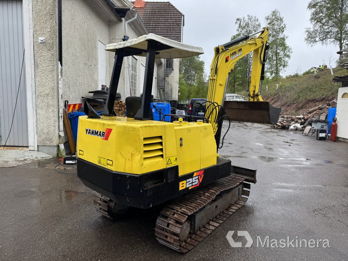 Grävmaskin Yanmar B25V med redskap & transportsläp - 크롤러 굴삭기 : 사진 5 Grävmaskin Yanmar B25V med redskap & transportsläp - 크롤러 굴삭기 : 사진 5