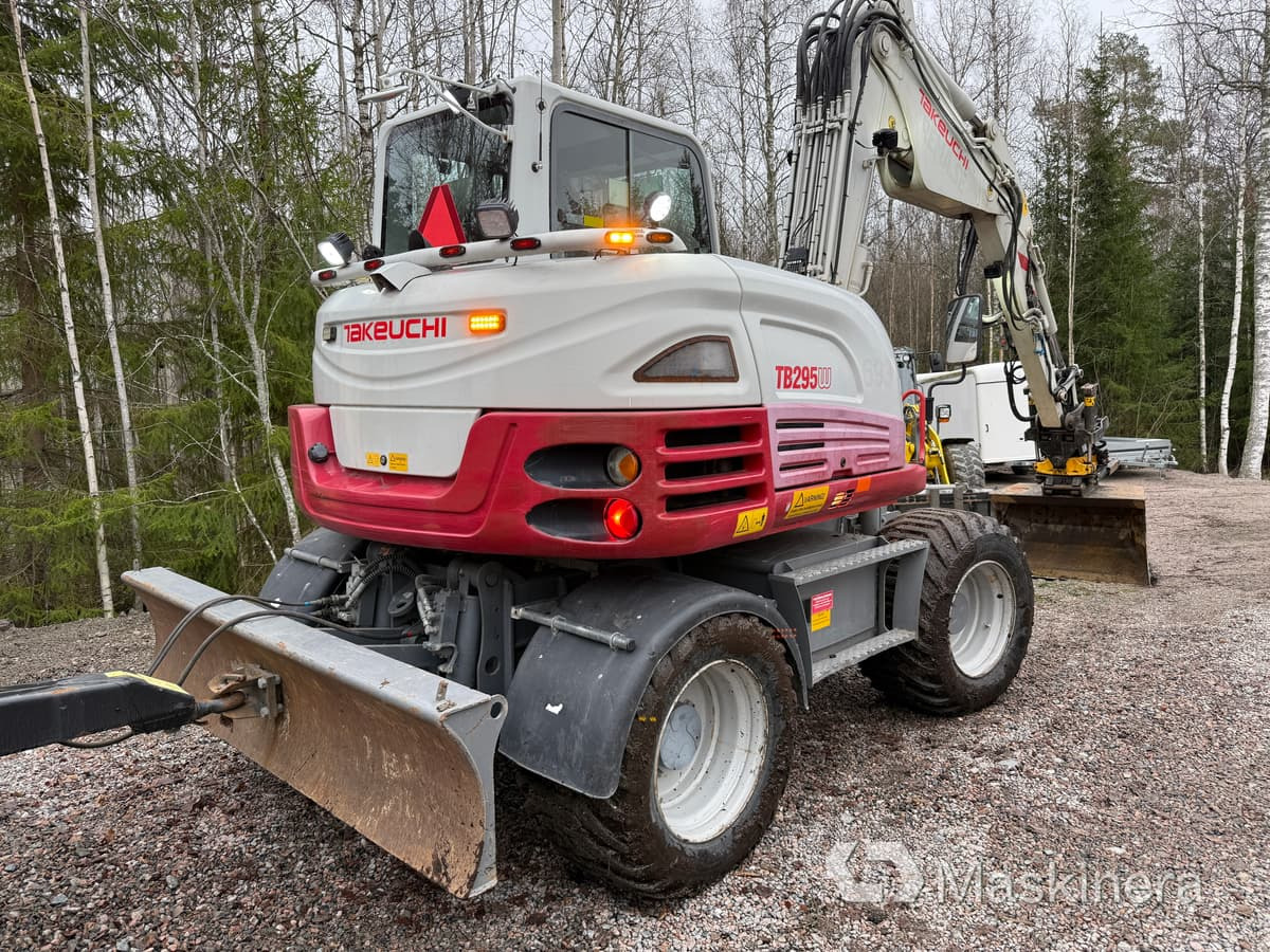 Hjulgrävare Takeuchi TB295W med vagn & redskap - 크롤러 굴삭기 : 사진 3 Hjulgrävare Takeuchi TB295W med vagn & redskap - 크롤러 굴삭기 : 사진 3