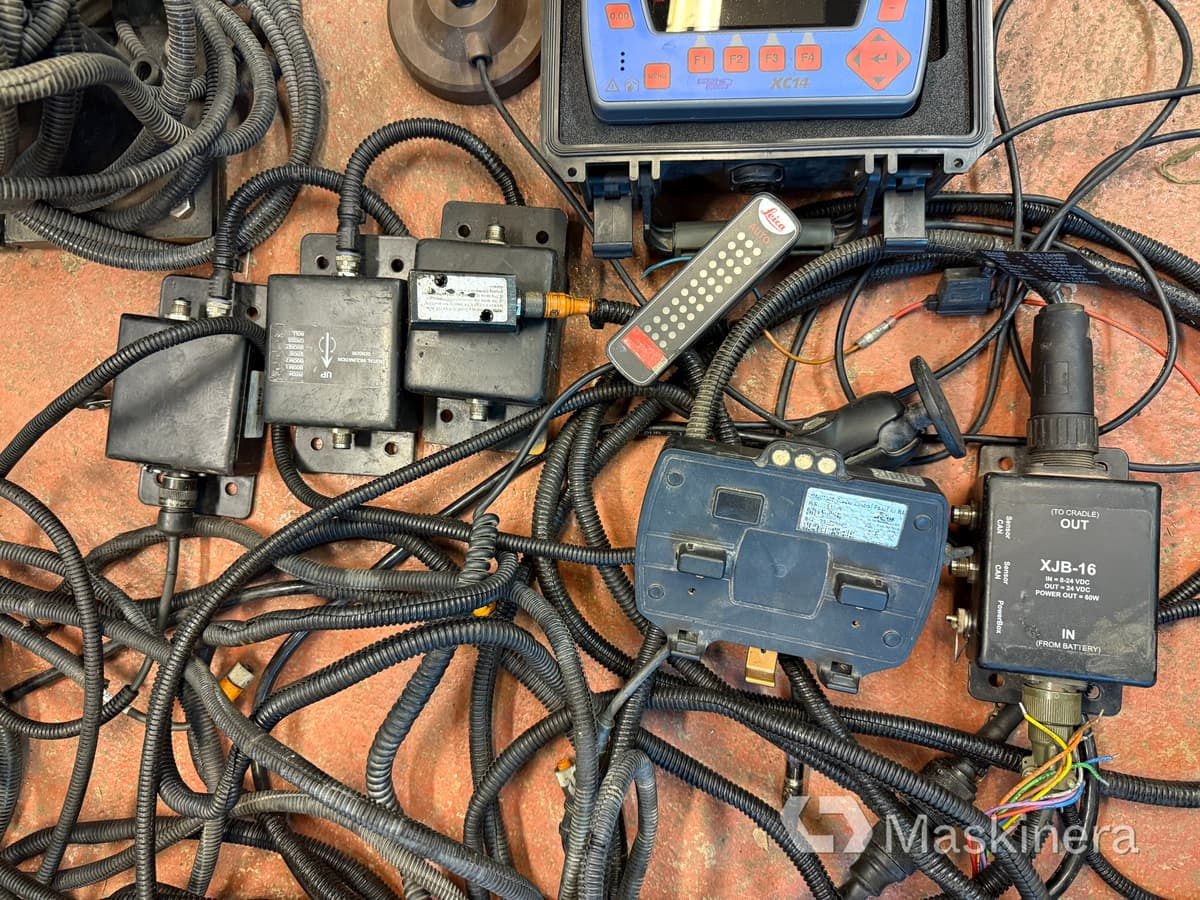 Maskinstyrning Leica Scanlaser XC14 - 센서 건설기계 용 : 사진 3 Maskinstyrning Leica Scanlaser XC14 - 센서 건설기계 용 : 사진 3