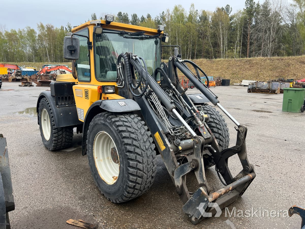 Redskapsbärare Lundberg 6240 med redskap och kombispridare - 휠 로더 : 사진 3 Redskapsbärare Lundberg 6240 med redskap och kombispridare - 휠 로더 : 사진 3