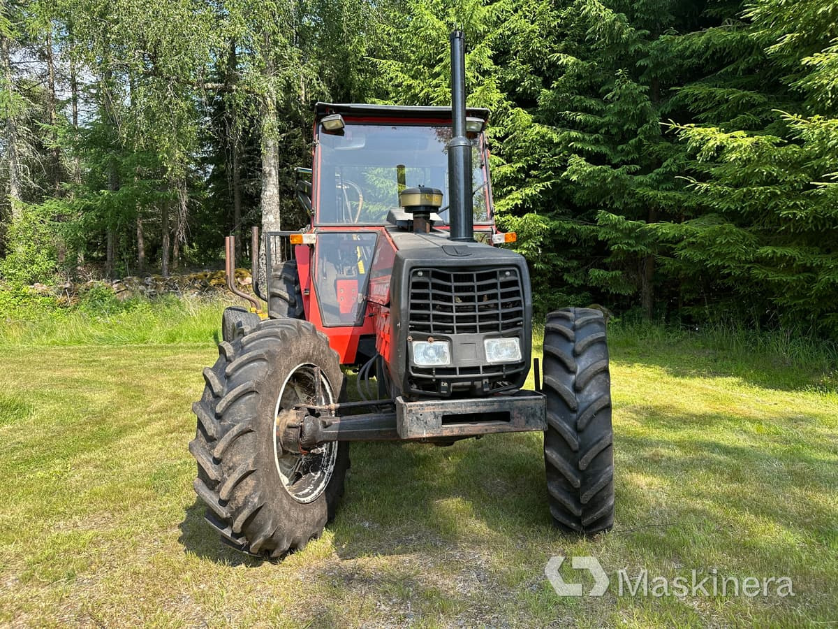 Traktor Volvo BM 805-4 med skogsvagn och kran - 장궤형 트랙터, 임업용 트레일러 : 사진 3 Traktor Volvo BM 805-4 med skogsvagn och kran - 장궤형 트랙터, 임업용 트레일러 : 사진 3