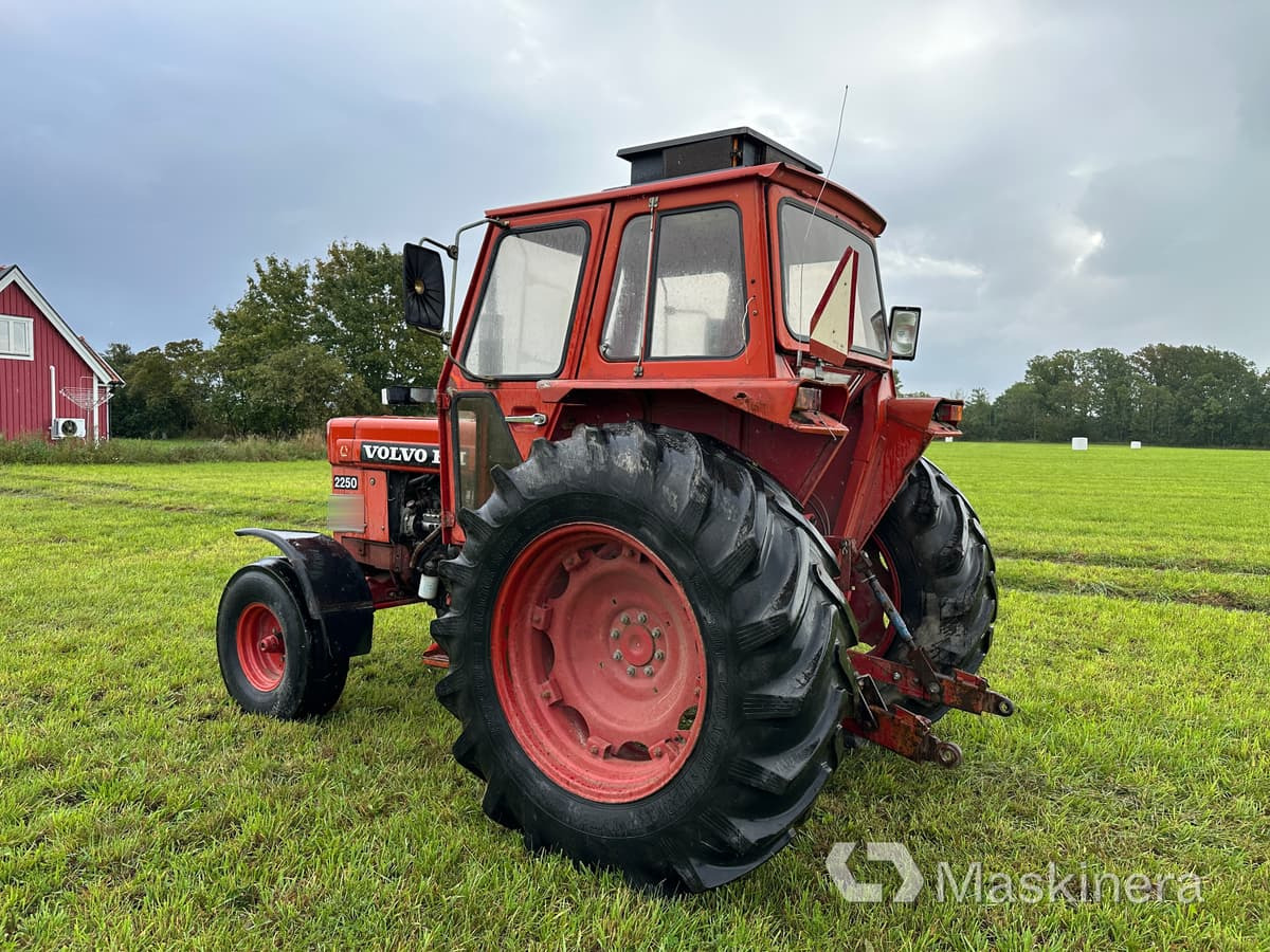Volvo BM 2250 Traktor Volvo BM 2250 - 장궤형 트랙터 : 사진 3 Volvo BM 2250 Traktor Volvo BM 2250 - 장궤형 트랙터 : 사진 3