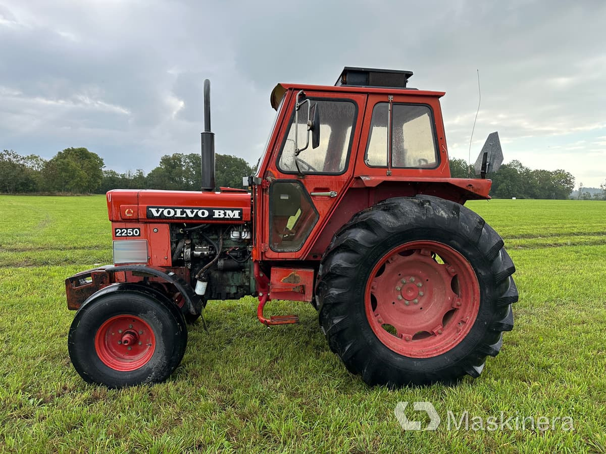 Volvo BM 2250 Traktor Volvo BM 2250 - 장궤형 트랙터 : 사진 2 Volvo BM 2250 Traktor Volvo BM 2250 - 장궤형 트랙터 : 사진 2