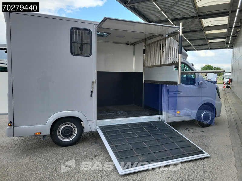 Renault Master 130pk 2025 model Paardenwagen Hengstenuitvoering / Horsetruck / Veewagen 18m3 Airco Cruise control - 밴 : 사진 5 Renault Master 130pk 2025 model Paardenwagen Hengstenuitvoering / Horsetruck / Veewagen 18m3 Airco Cruise control - 밴 : 사진 5