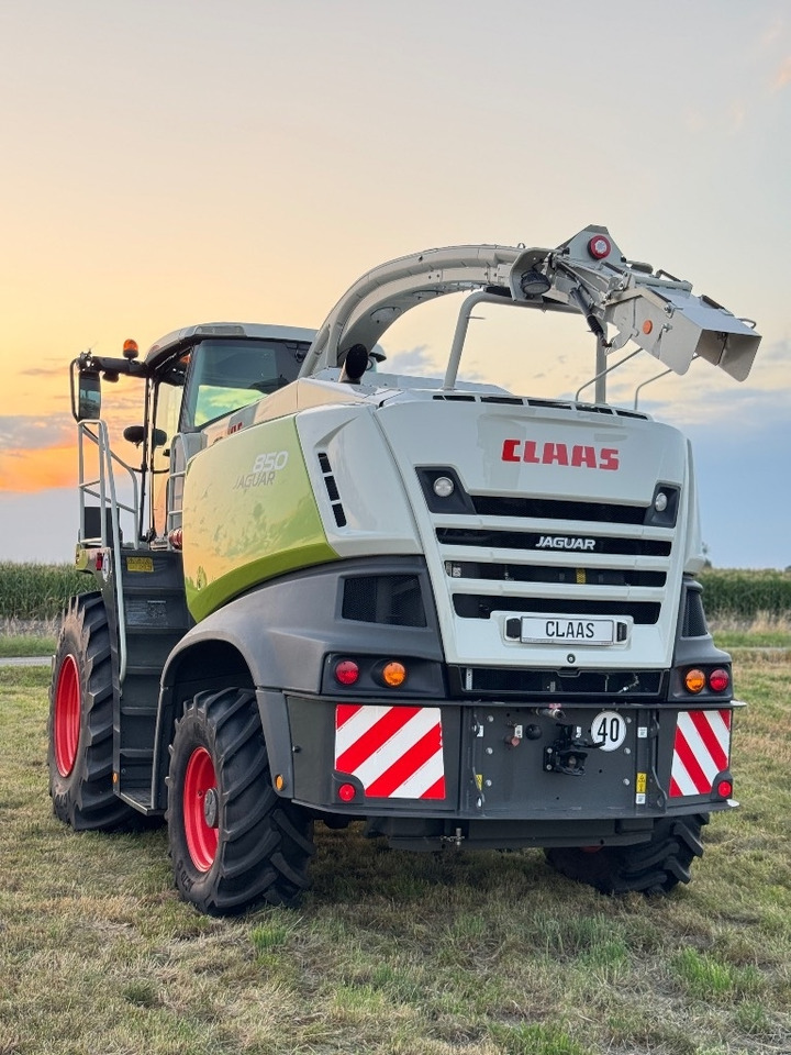 Claas Jaguar 850 Allrad + Kemper 360 PLUS - 견인식 목초수확기 : 사진 5 Claas Jaguar 850 Allrad + Kemper 360 PLUS - 견인식 목초수확기 : 사진 5