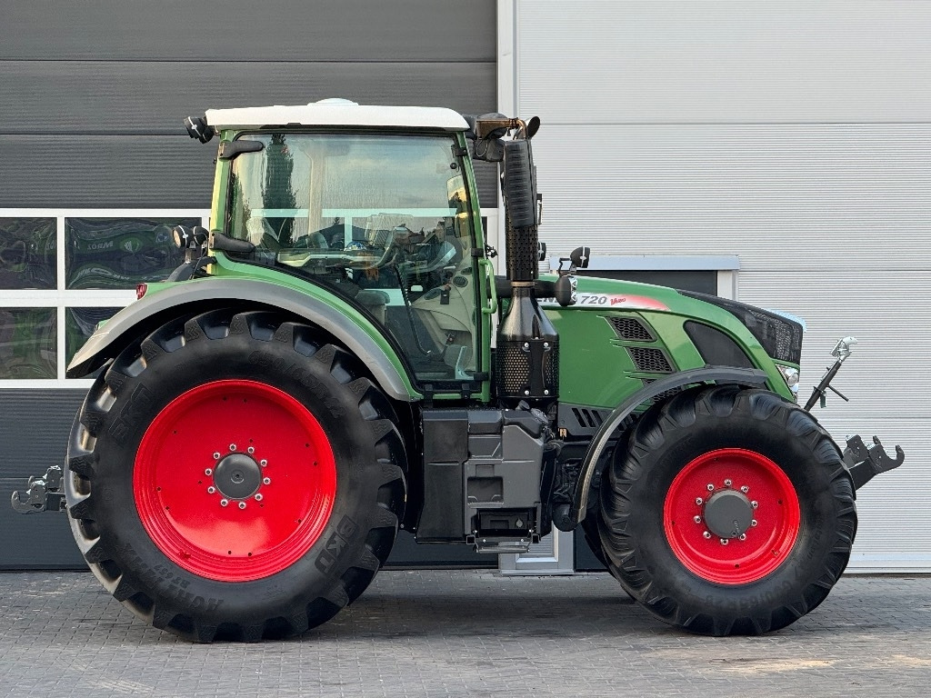 Fendt 720 Vario SCR Profi - 장궤형 트랙터 : 사진 4 Fendt 720 Vario SCR Profi - 장궤형 트랙터 : 사진 4