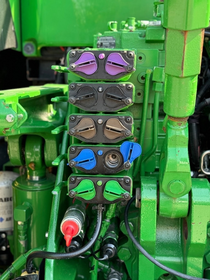 장궤형 트랙터 John Deere 8400 R : 사진 11
