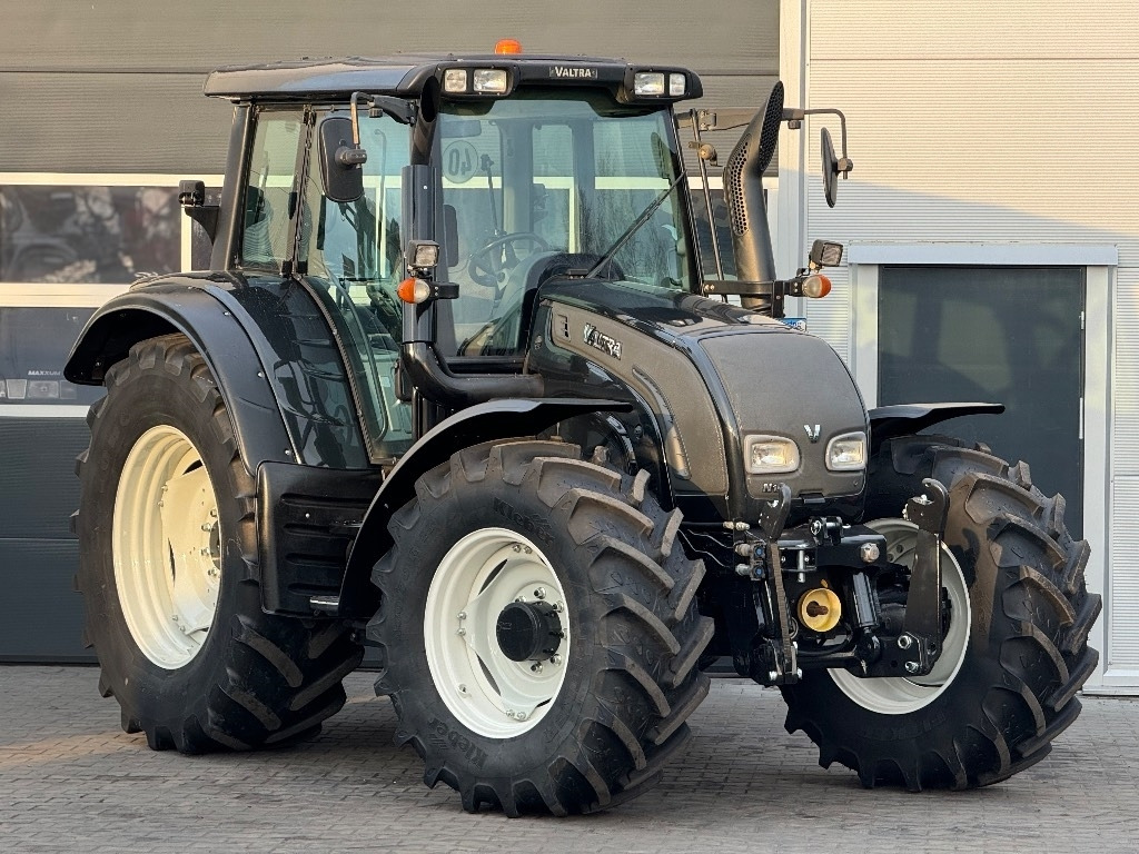 Valtra N 122 V - 장궤형 트랙터 : 사진 2 Valtra N 122 V - 장궤형 트랙터 : 사진 2