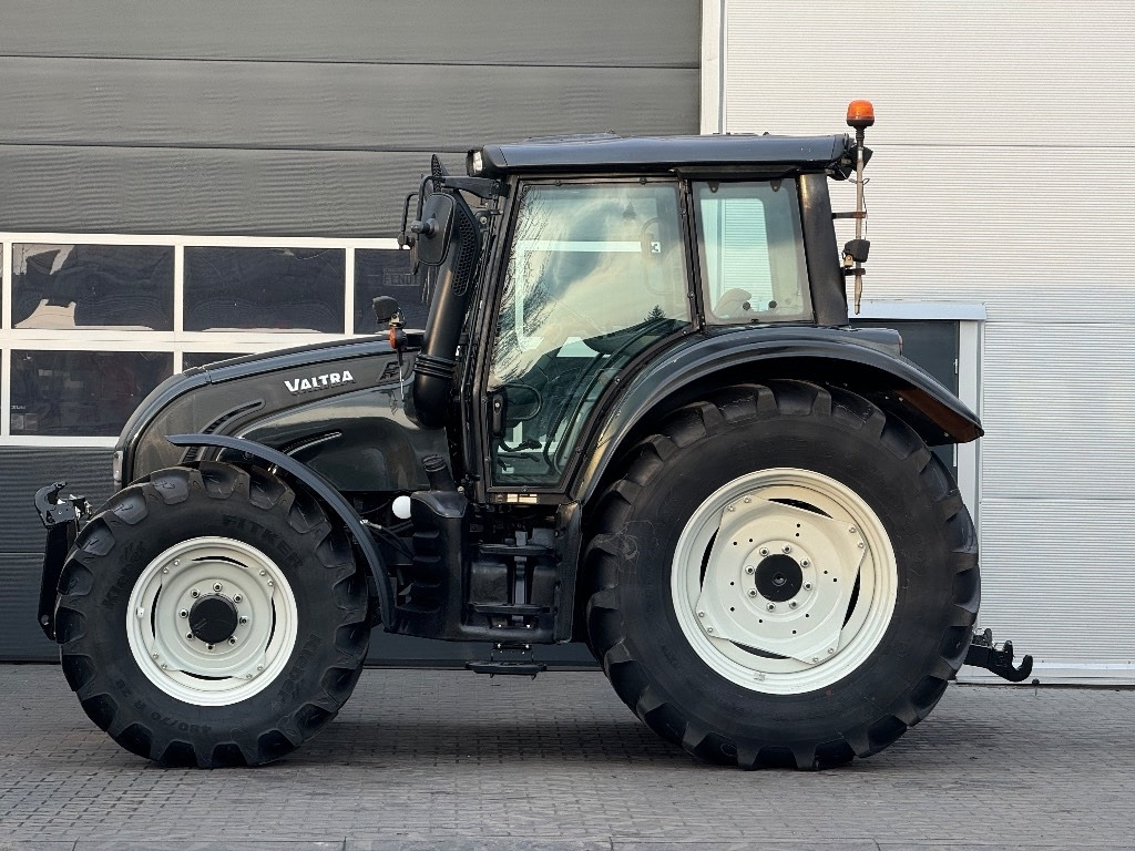 Valtra N 122 V - 장궤형 트랙터 : 사진 5 Valtra N 122 V - 장궤형 트랙터 : 사진 5