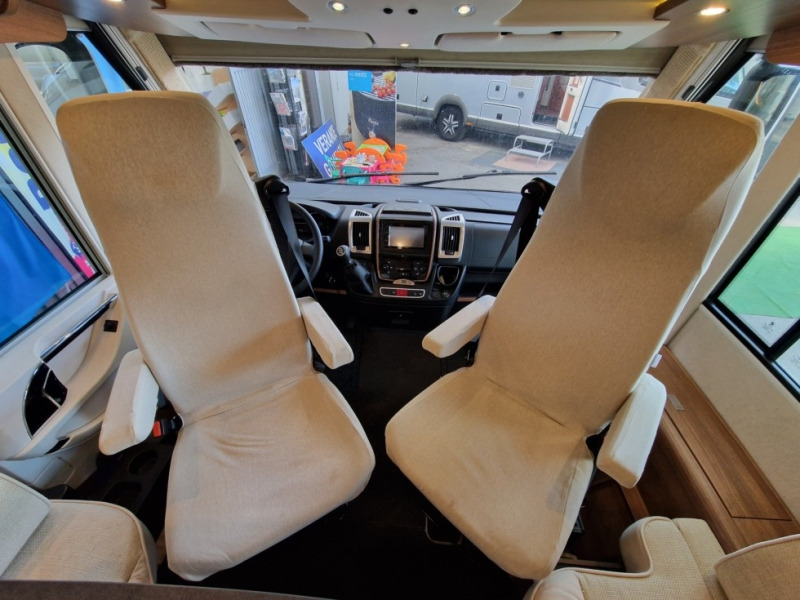 Carthago C-Tourer I 143 - 통합 모터홈 : 사진 5 Carthago C-Tourer I 143 - 통합 모터홈 : 사진 5