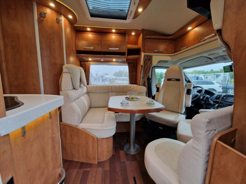 Carthago Chic C-Line T 4.3 - 세미 통합 모터홈 : 사진 5 Carthago Chic C-Line T 4.3 - 세미 통합 모터홈 : 사진 5