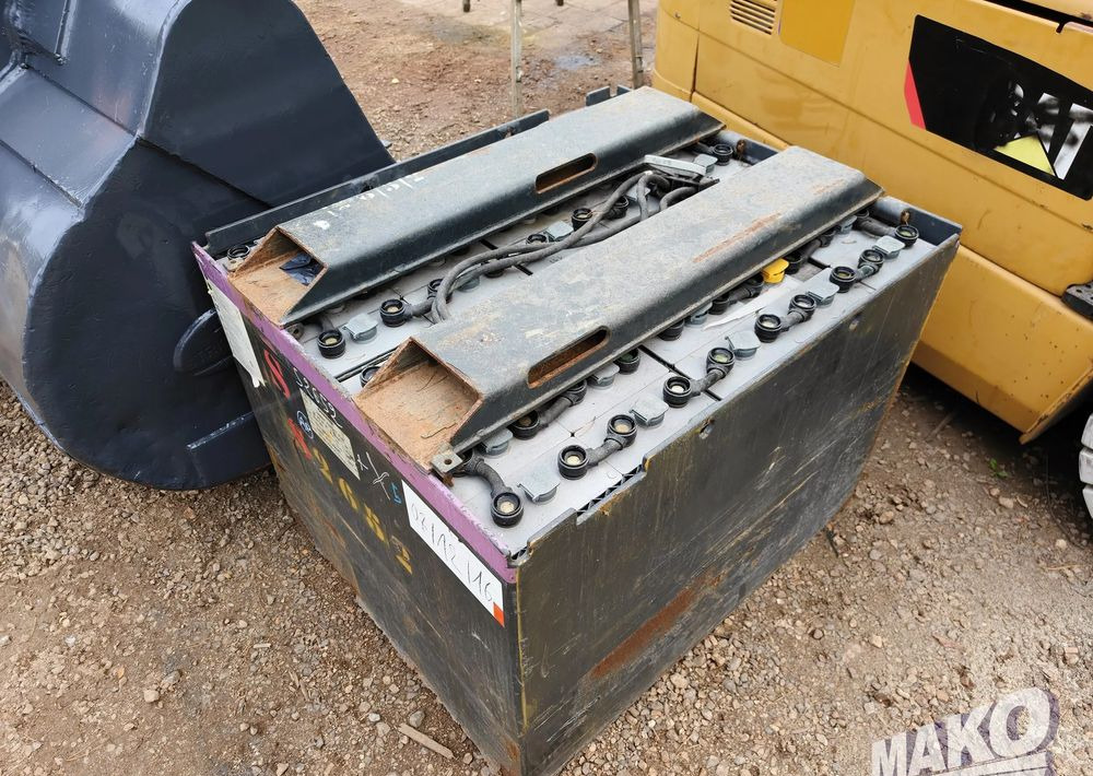 Caterpillar EP35K-PAC - 전기 지게차 : 사진 5 Caterpillar EP35K-PAC - 전기 지게차 : 사진 5