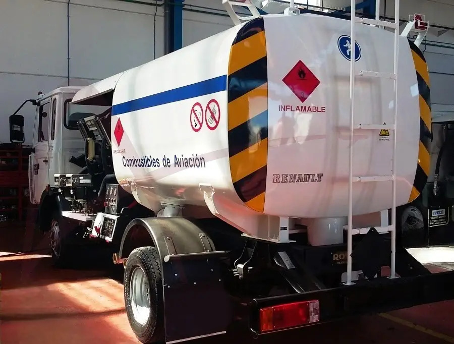 AVGAS B-100 - 유조트럭 : 사진 3 AVGAS B-100 - 유조트럭 : 사진 3