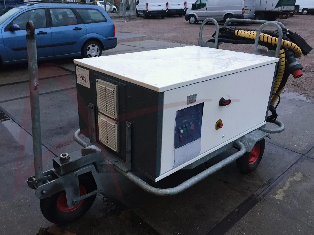 AXA POWER 3GSTS-200/260L - 지상 동력 장치 : 사진 1 AXA POWER 3GSTS-200/260L - 지상 동력 장치 : 사진 1