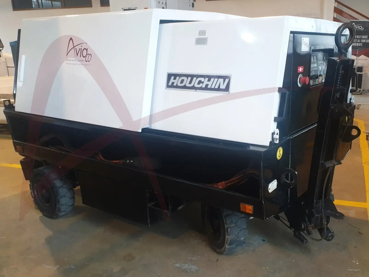 HOUCHIN 490-90 - 지상 동력 장치 : 사진 3 HOUCHIN 490-90 - 지상 동력 장치 : 사진 3