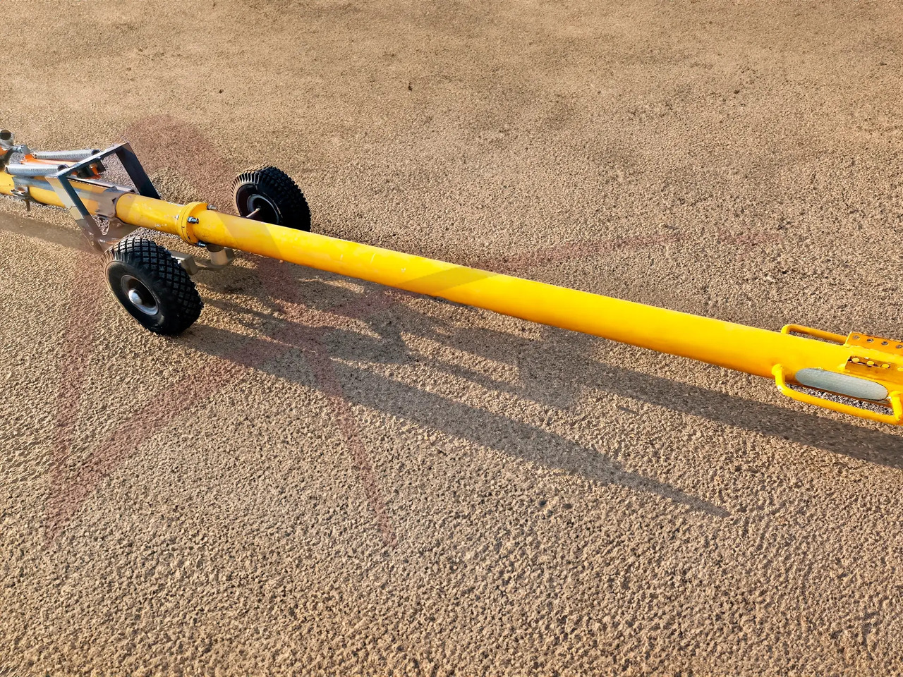 HYDRO TOWE 170-C4 - 지상 지원 장비 : 사진 2 HYDRO TOWE 170-C4 - 지상 지원 장비 : 사진 2