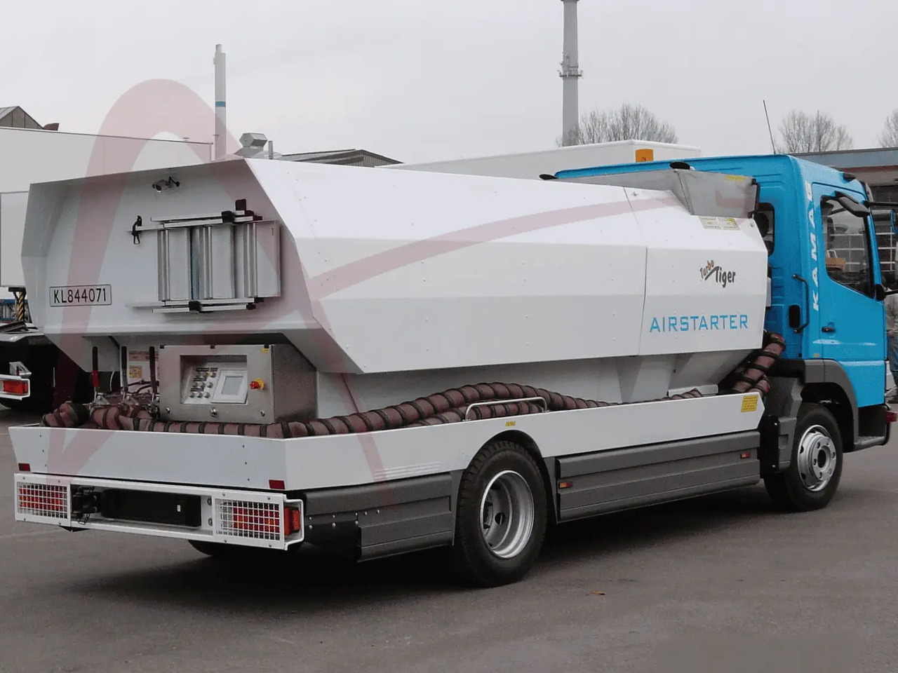 KAMAG TU-SP 850/400 - 지상 지원 장비 : 사진 3 KAMAG TU-SP 850/400 - 지상 지원 장비 : 사진 3