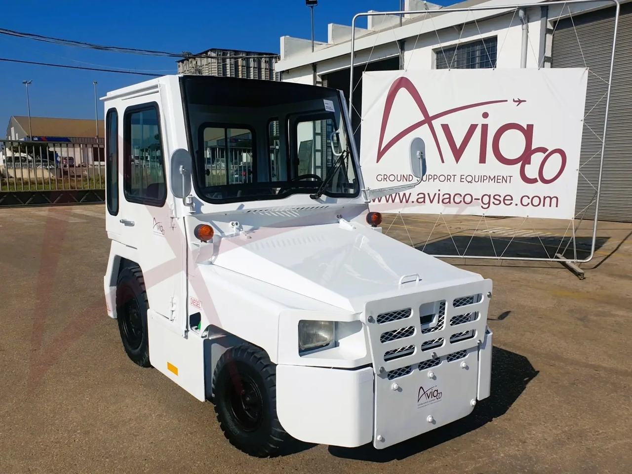 NISSAN FV02 - 수하물 트랙터 : 사진 1 NISSAN FV02 - 수하물 트랙터 : 사진 1