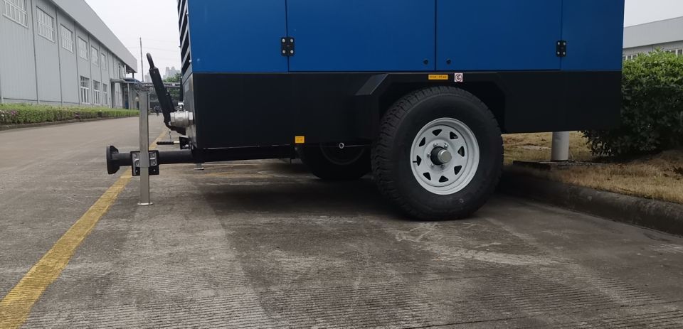 신규 공기 압축기 Liutech 400-30  1412CFM 30Bar Portable Screw Diesel : 사진 8