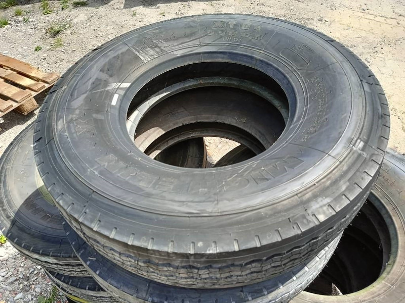 Banden landbouwbanden michelin dunlop 9.5R17.5 + 2 - 휠 및 타이어 건설기계 용 : 사진 3 Banden landbouwbanden michelin dunlop 9.5R17.5 + 2 - 휠 및 타이어 건설기계 용 : 사진 3