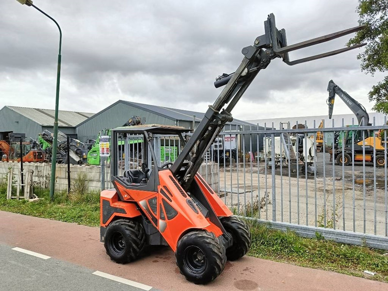 Cast 33 TLS minishovel mini loader giant avant 1400kg - 소형 트랙 로더 : 사진 2 Cast 33 TLS minishovel mini loader giant avant 1400kg - 소형 트랙 로더 : 사진 2