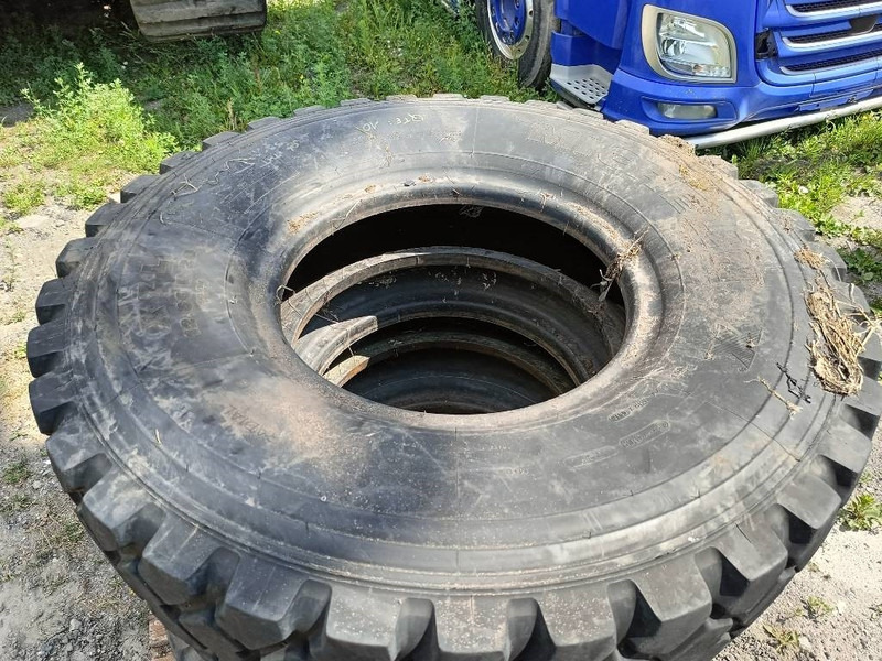 Michelin 12.00R20 , 14.00R20, 335/80R20 , 395/85R2 365/80R2 - 휠 및 타이어 건설기계 용 : 사진 3 Michelin 12.00R20 , 14.00R20, 335/80R20 , 395/85R2 365/80R2 - 휠 및 타이어 건설기계 용 : 사진 3