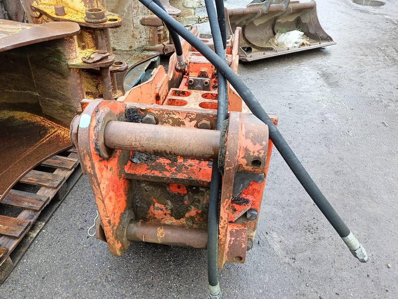 NPK E 210 GH9 hamer hammer hydraulic 18-25 ton 2000 - 유압 해머 건설기계 용 : 사진 4 NPK E 210 GH9 hamer hammer hydraulic 18-25 ton 2000 - 유압 해머 건설기계 용 : 사진 4