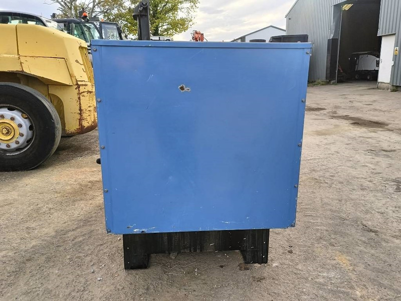SDMO J 44 K 44kva 64 A 35 kw generator aggregaat silent - 발전기 세트 : 사진 5 SDMO J 44 K 44kva 64 A 35 kw generator aggregaat silent - 발전기 세트 : 사진 5