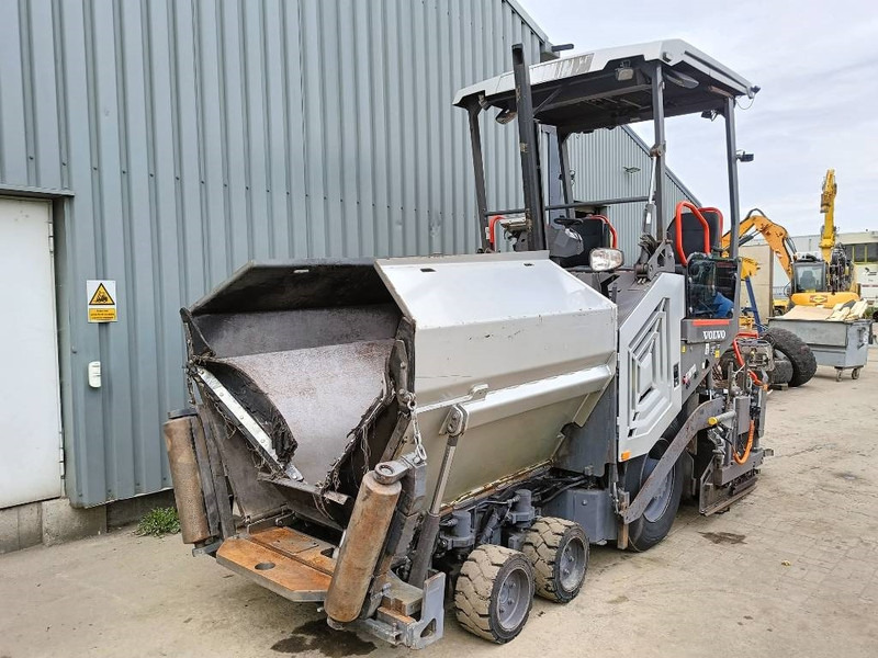 Volvo P 2870 D paver finisher asfaltmachine 2020 - 아스팔트 포장기 : 사진 2 Volvo P 2870 D paver finisher asfaltmachine 2020 - 아스팔트 포장기 : 사진 2